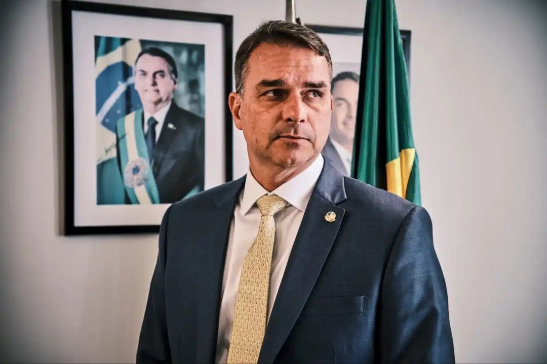 Flávio Bolsonaro Launches 2026 Presidential Bid, Defying Centrist Opposition