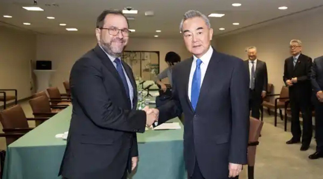 Chinese, Venezuelan Foreign Ministers Discuss Venezuela's Domestic Affairs in Phone Call